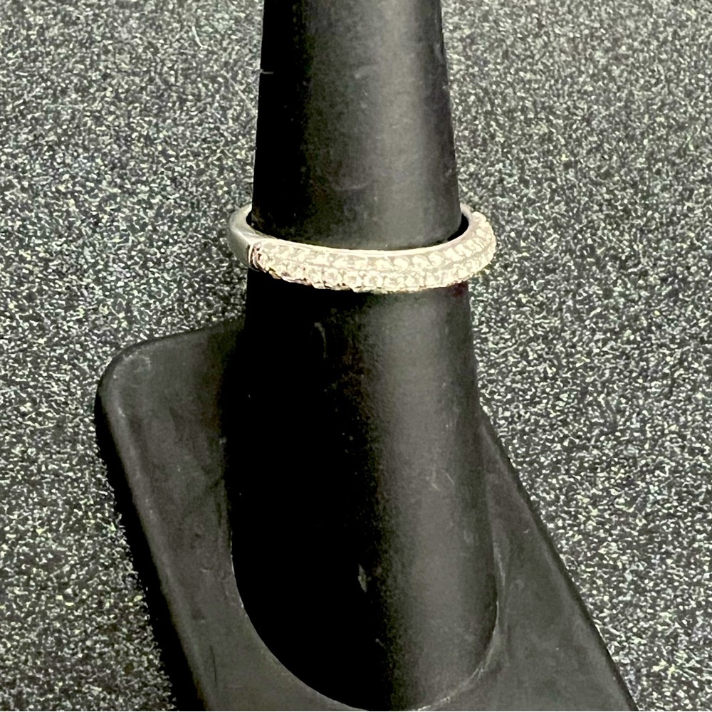 14 ct white gold wedding band